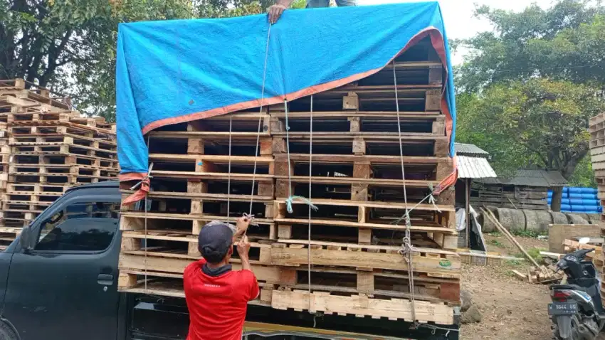 Palet kayu  110x110 cm