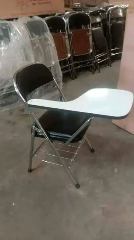 Kuris + meja bahan besi dan spon