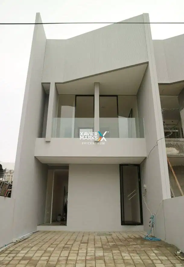 Dijual Rumah Baru Gress di Dian Istana Wiyung dekat Pakuwon