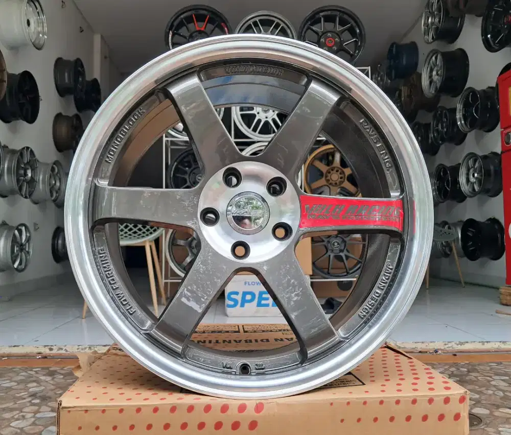 Velg Rays, Te37 Ring 18 lebar 8,5 
pcd. 5x114.3 et. 37 Titan Polished