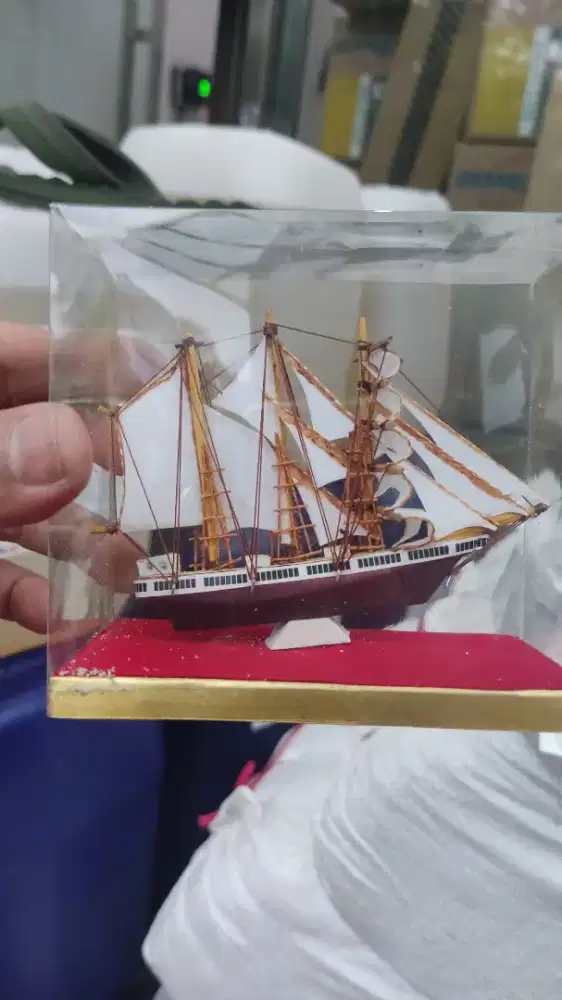 Kapal KRI Dewaruci baru