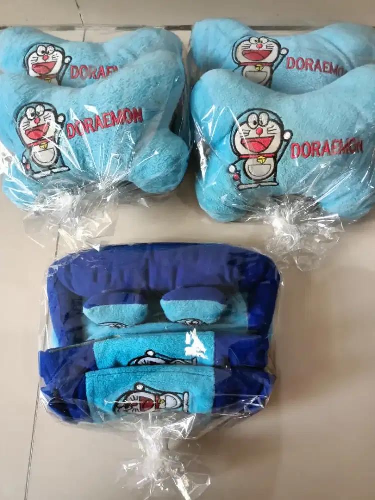 Bantal mobil doraemon