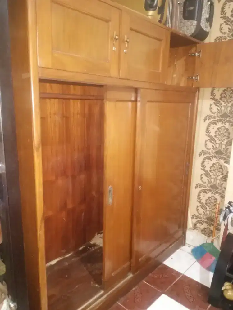 Lemari pakaian classic kayu sliding