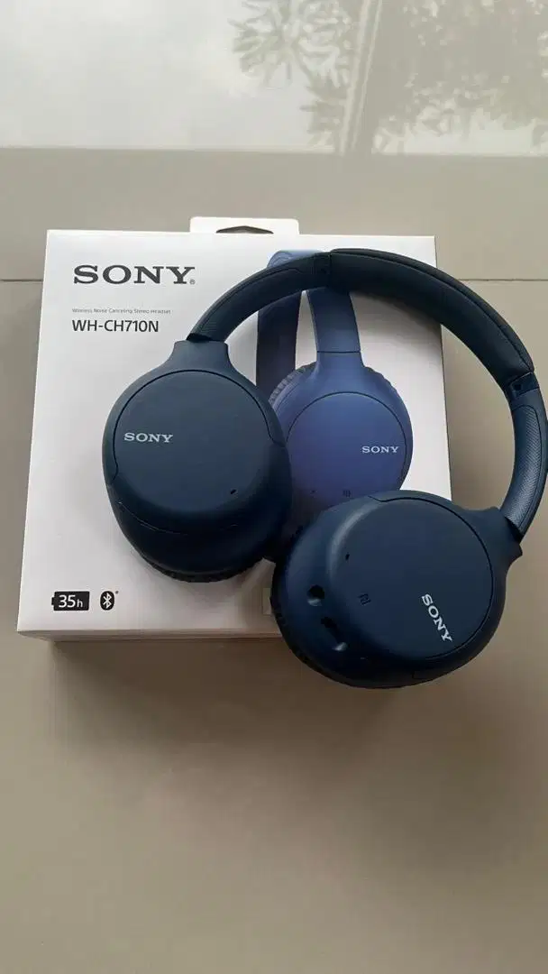 Sony headset - WH CH710N (ada biru dan hitam)