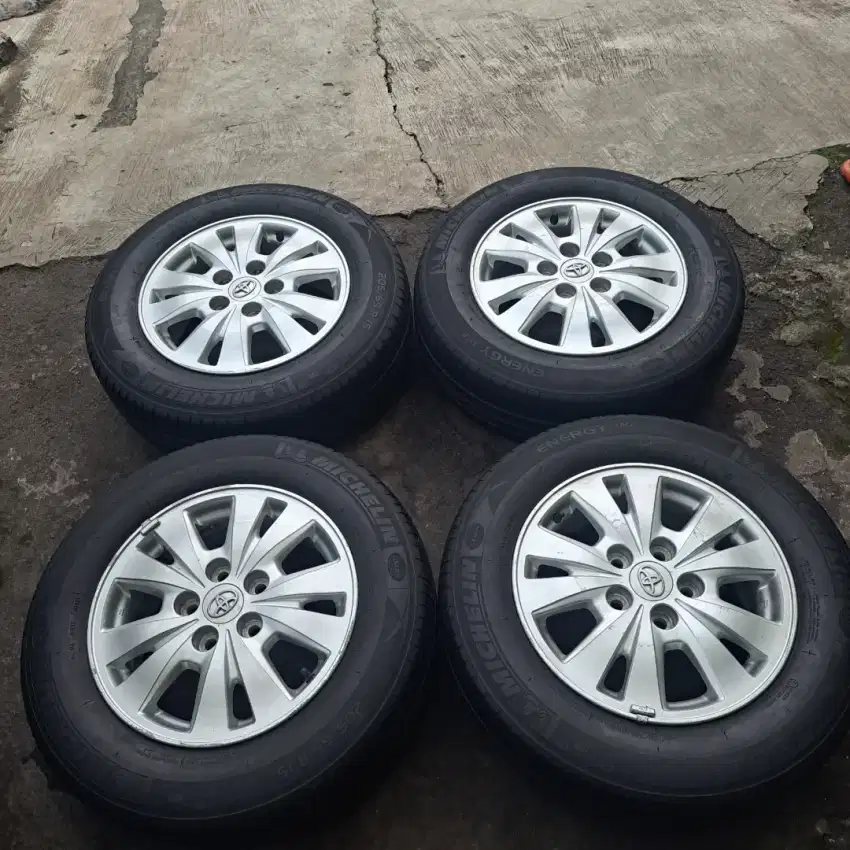 Velg kijang innova r15 original bisa tt