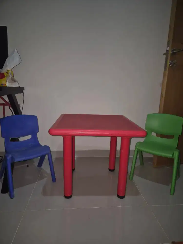 Meja kursi ex-Toys kingdom