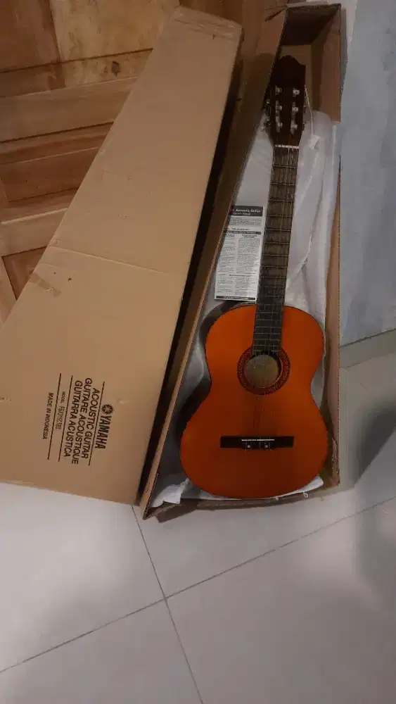 Gitar Akustik Yamaha C310 orisinil bukan KW