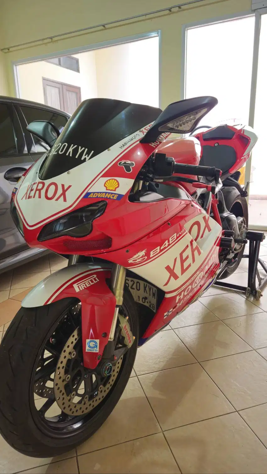 Ducati 848 Evo Tahun 2011 Full paper