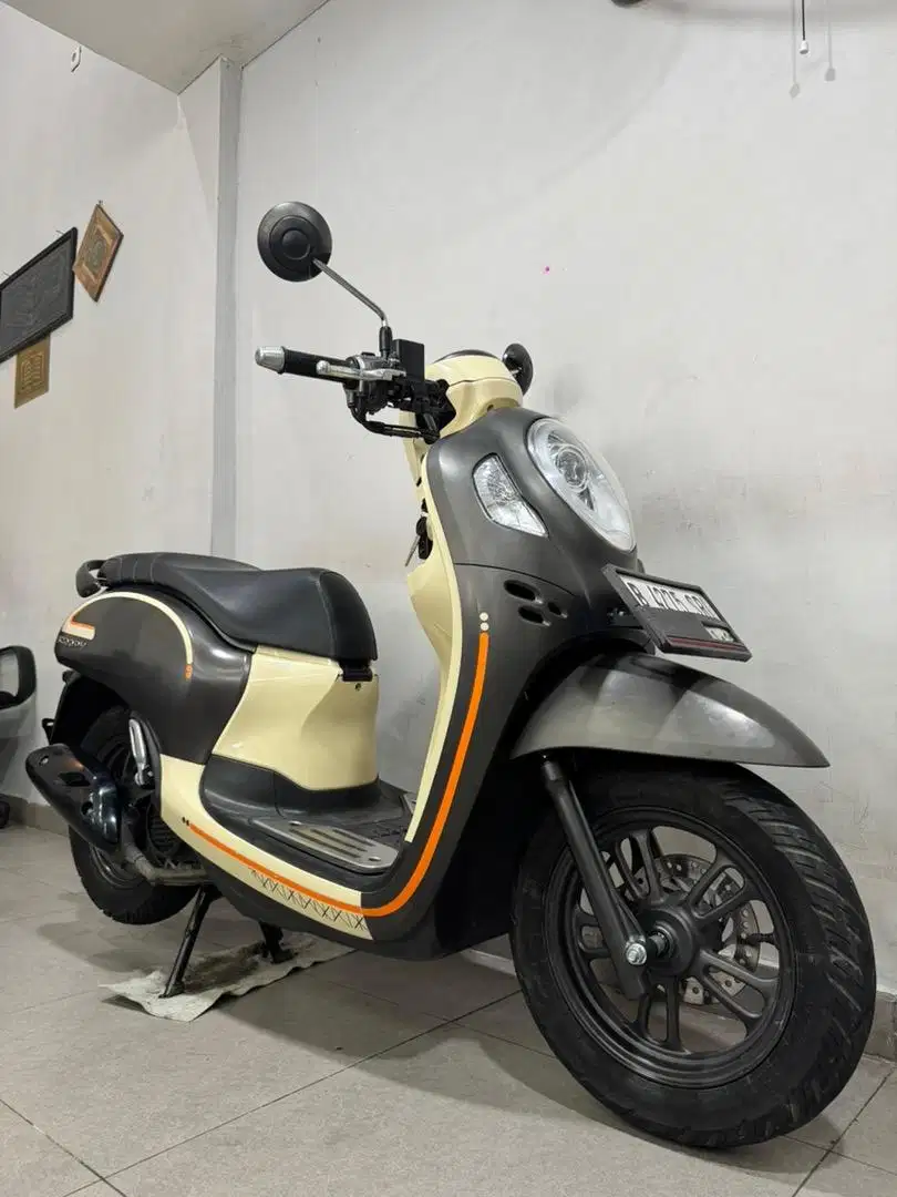 Scoopy New Sporty 2023 Original Mulus Plat Jakarta nik 2022 ABBA