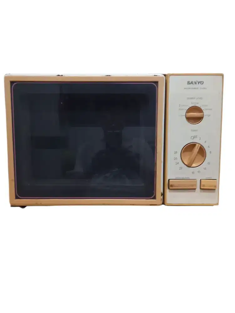 Barang Antik Sanyo Microwave Oven Model No. EM-1413 (WH)