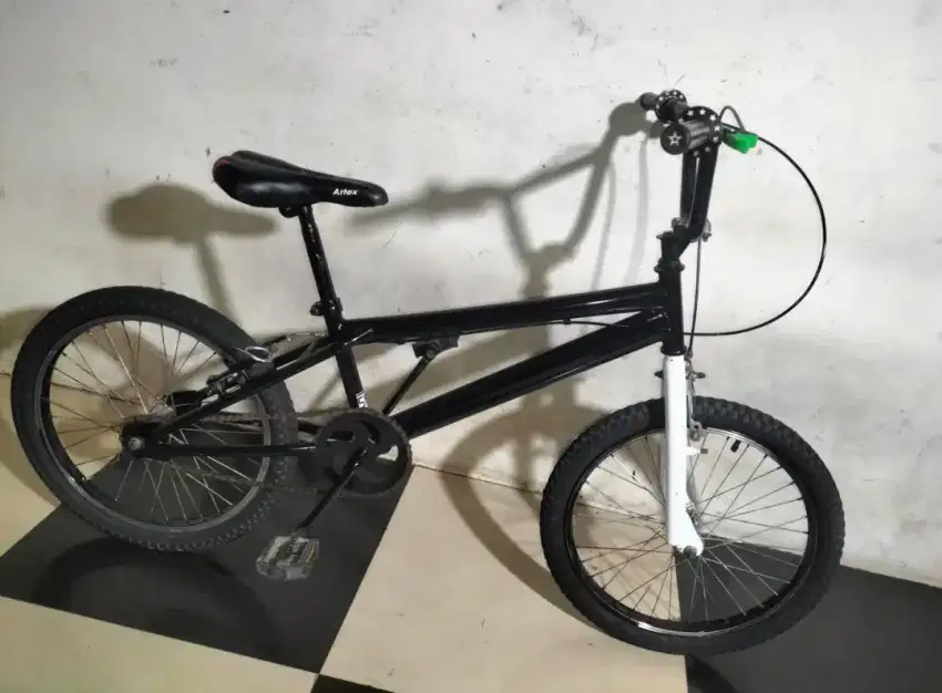 Sepeda BMX ukuran 20 kondisi normal