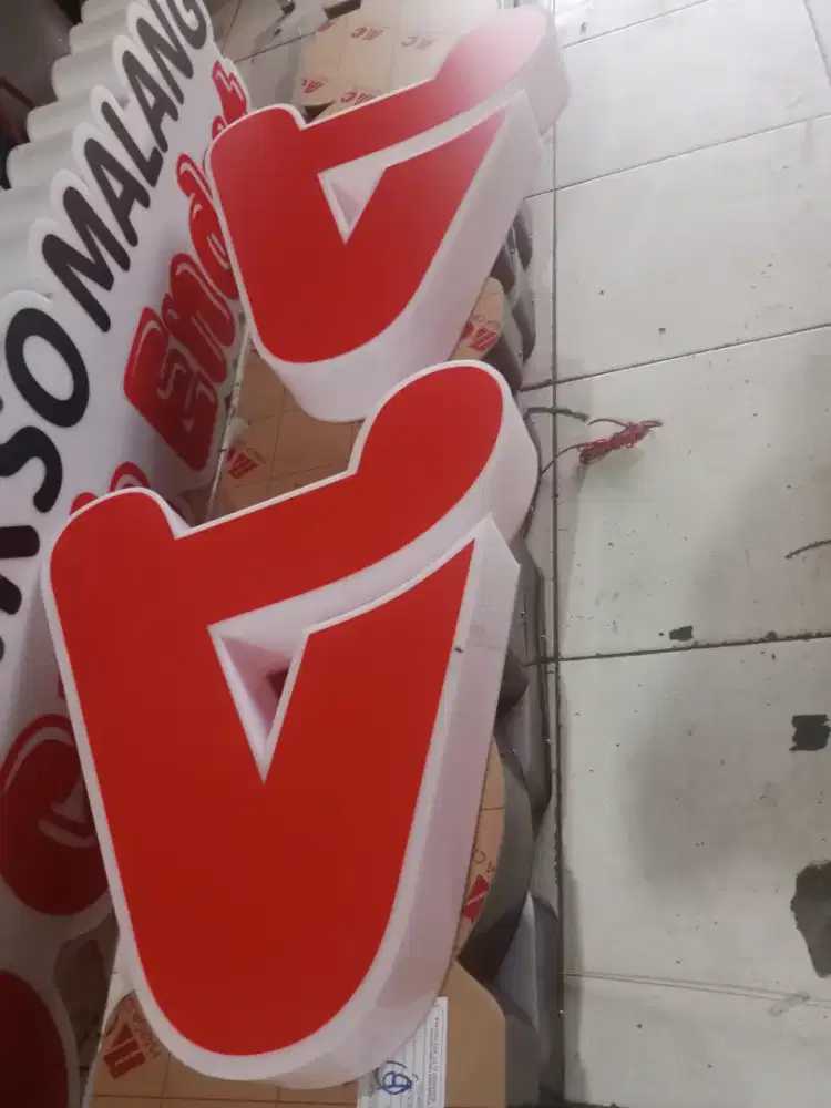 HURUF TIMBUL BAHAN AKRILIK BERGARANSI