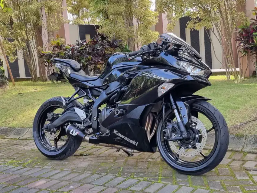 Zx25R 2021 Upgrade Quick Shifter.Odo 12 rb KM.Double Aksesoris.