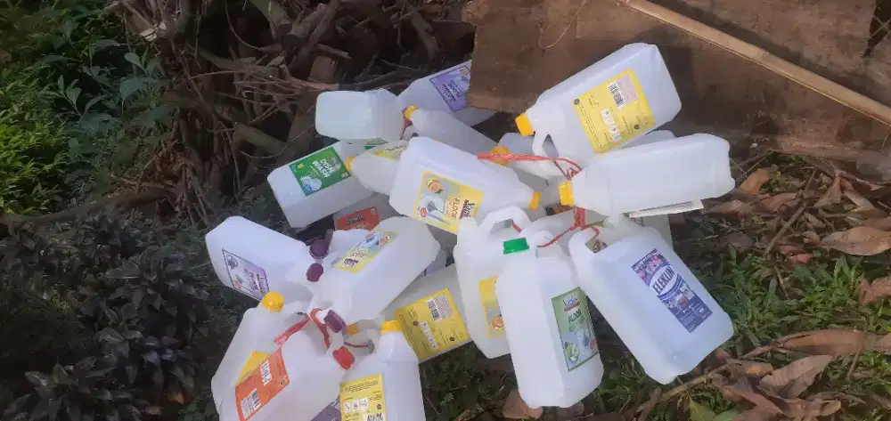 Jual Drigen kosong ukuran 5L ada 17 biji