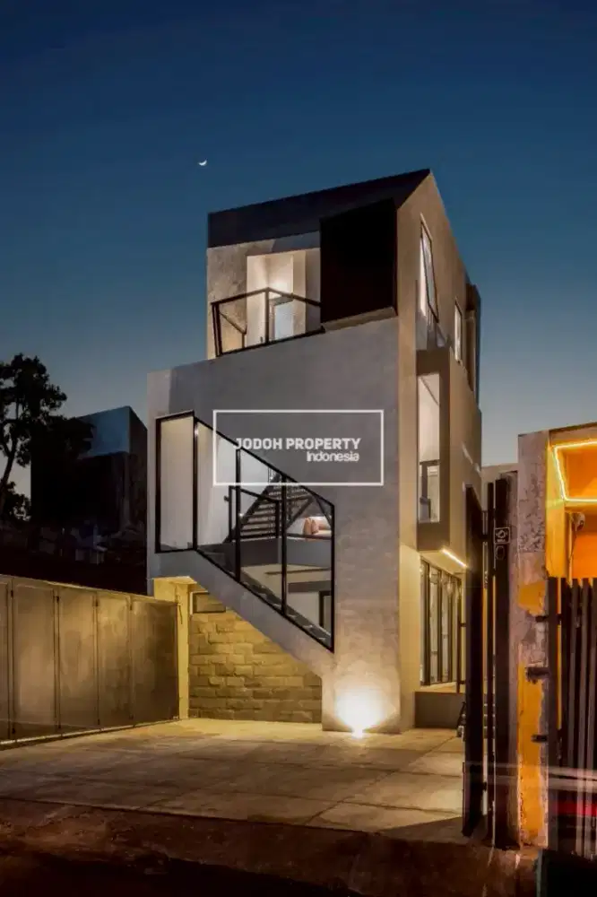 RUMAH PRIMARY DI WILAYAH CIPUTAT DEKAT MRT LEBAK BULUS DAN STASIUN KRL