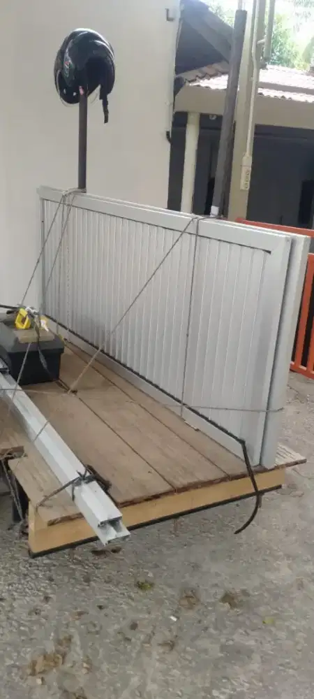 Pintu toilet aluminium tempahan baru