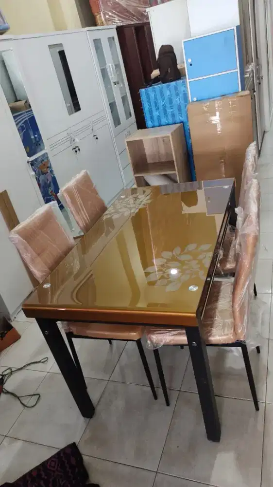 Meja Makan Kaca Marble Marmer