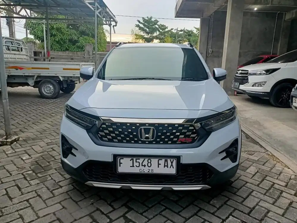 WRV RS 2023 AT PUTIH