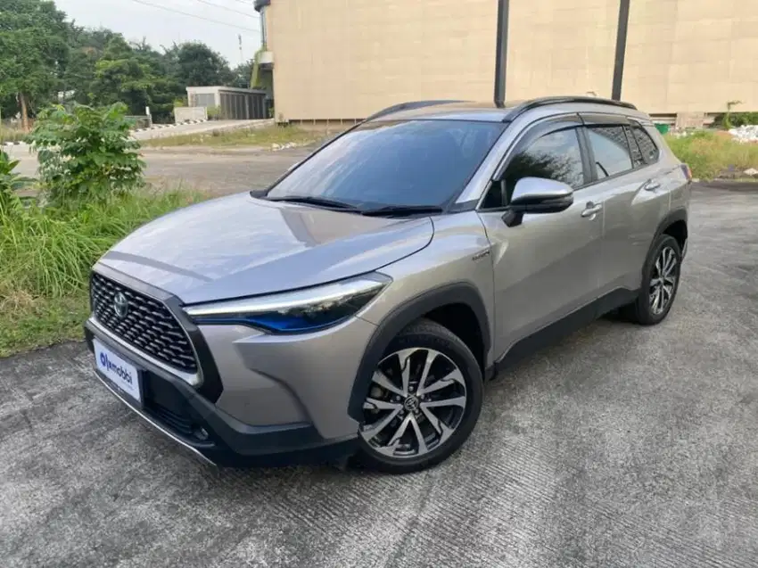 Like New Toyota Corolla 1.8 Cross Hybrid Bensin-AT 2021 Abu-abu LXB