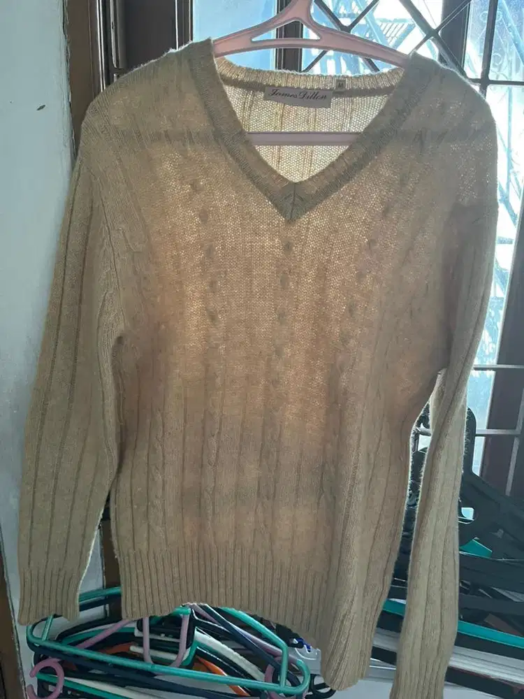 Sweater tebal masih baru warna coklat