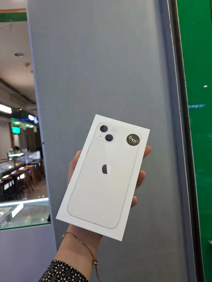 iPhone 13 128 GB PROMO GILA GILAAN, 7 JUTAAN AJA BOSKU LIMITED STOCK