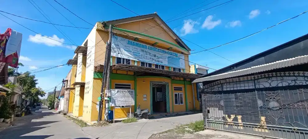 Rumah  2 Lantai COCOK Buat Kantor Disewakan pertahun