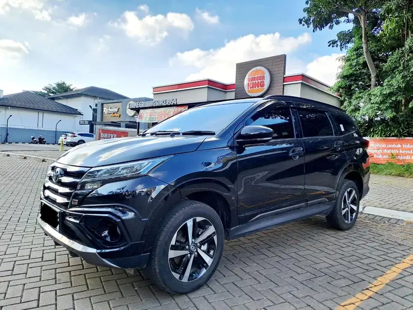 TOYOTA RUSH GR SPORT AT 2025 HITAM FACELIFT KM ANTIK 6rb MOBIL TERAWAT