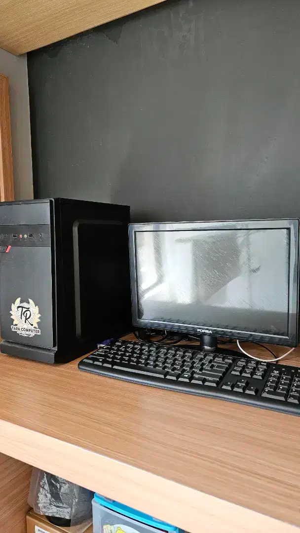 PC , monitor, keyboard