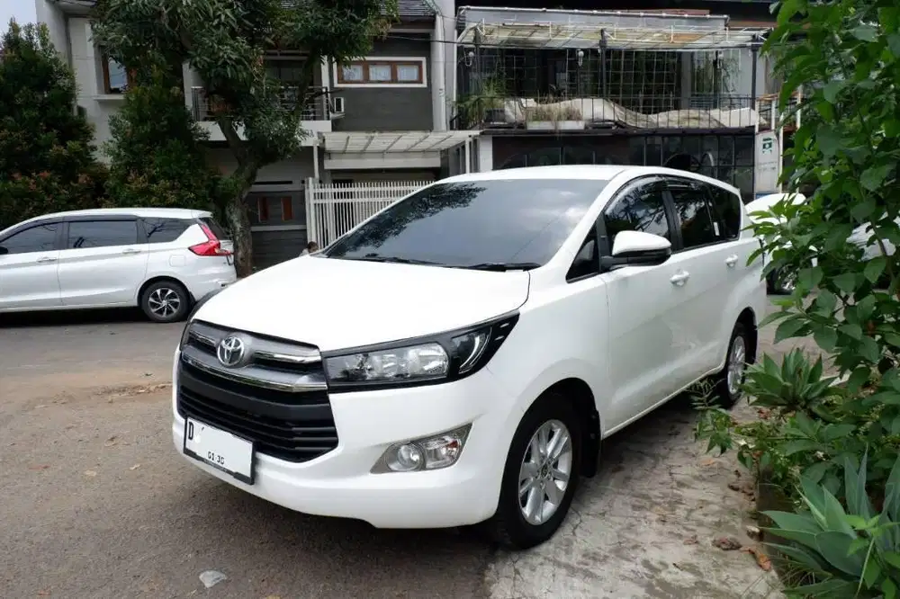 Toyota Innova 2.4 G At 2019 White