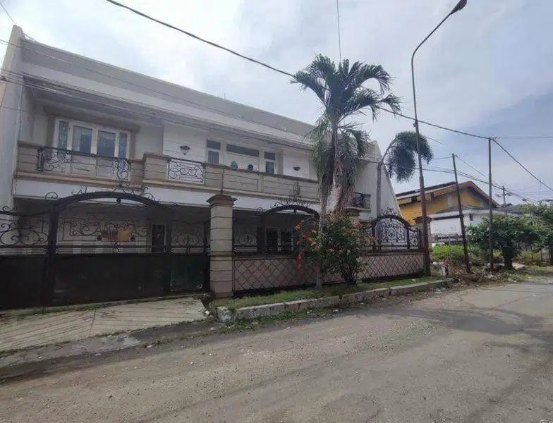 Dijual Rumah Turun Harga Dharmahusada Indah Barat Semi Furnish