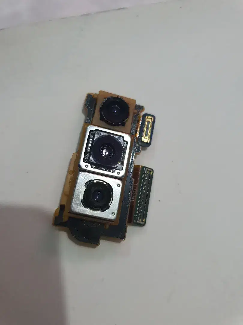 Kamera Belakang samsung S10 plus Normal