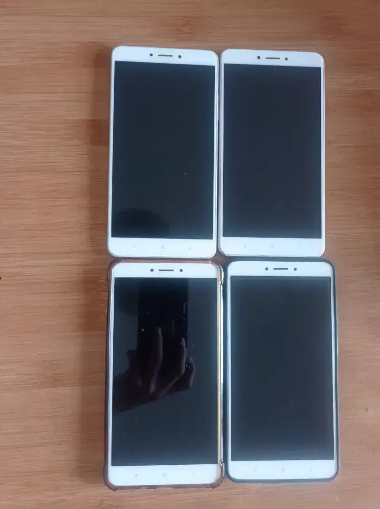 Xiaomi Mi Max 2 4/64 - Borongan 9 HP