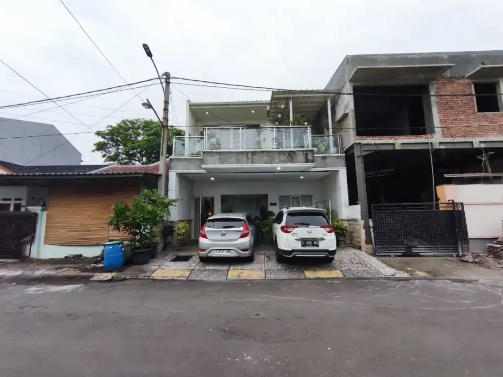 Dijual Cepat Butuh Uang Rumah Mewah 5 menit dari Tol Bebas Banjir