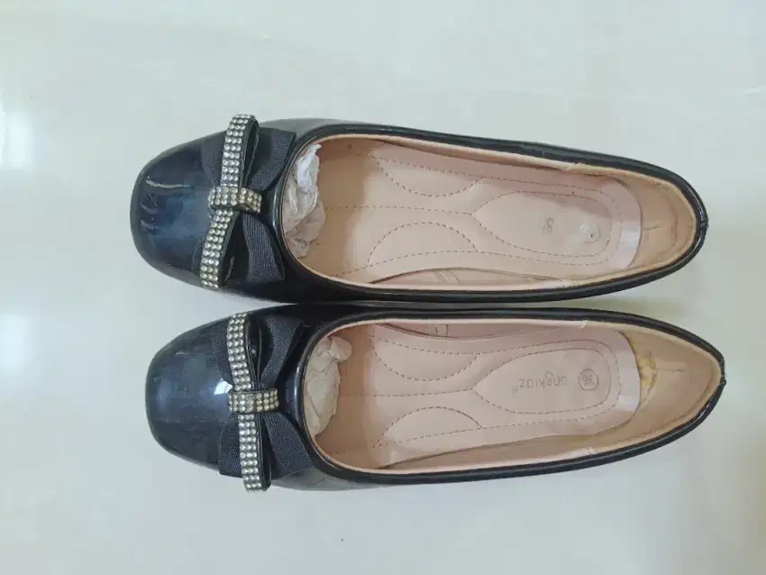 Sepatu Pesta Hitam Mewah YoungKids Ukuran 36