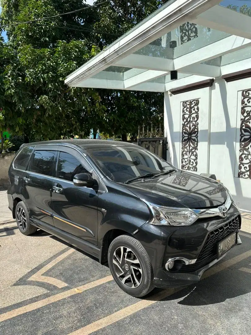 AVANZA VELOZ 1.3 A/T SANGAT TERAWAT FULL AKSESORIS BARU