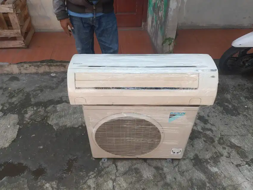 AC second Daikin 1,5pk ftne35 yunit only