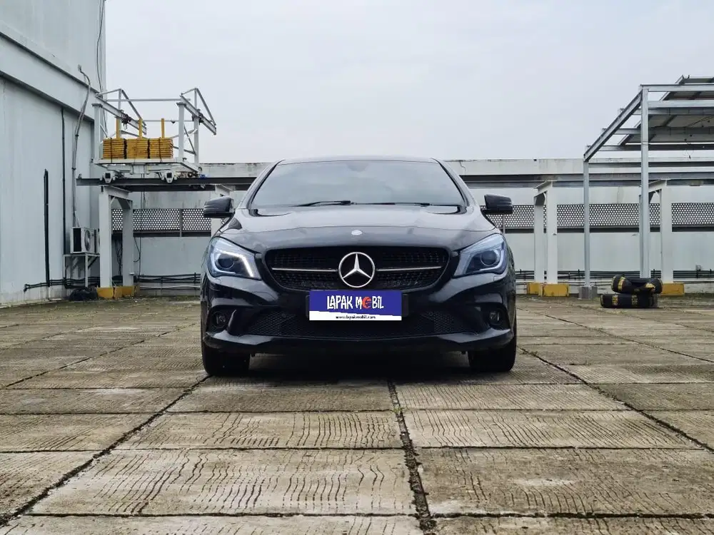 Mercedes Benz CLA 200 1.6 Urban 2015 Km 74rb Pakaian Pribadi