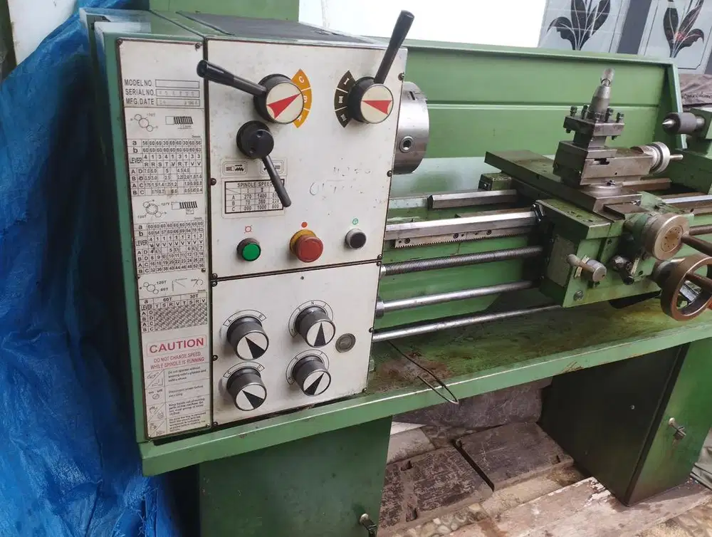 MESIN BUBUT MADE IN CHINA (RRC)