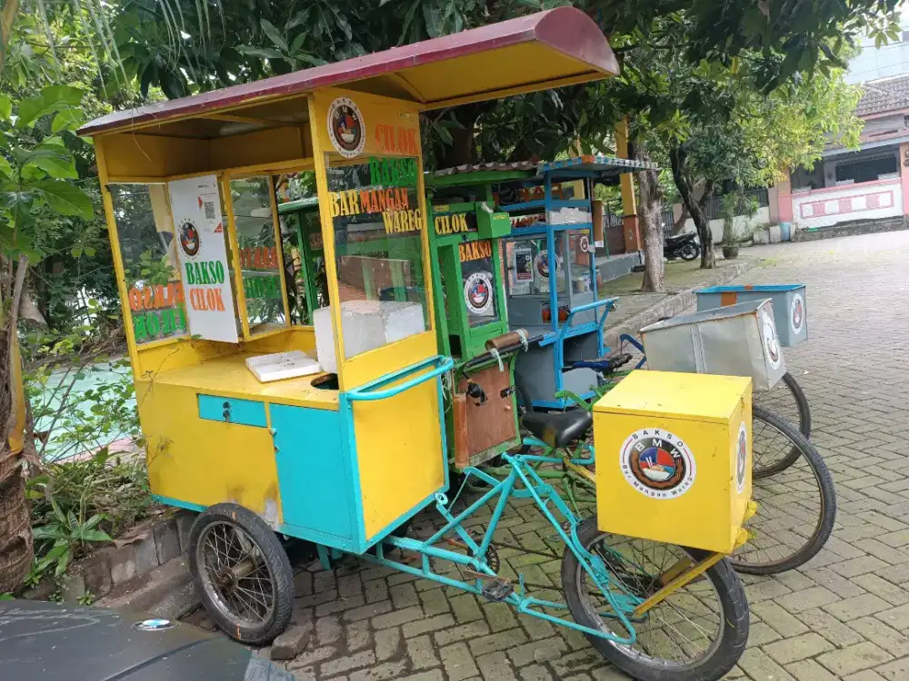 Butuh uang BU Dijual Rombong bakso kokoh masih bagus banget buduran
