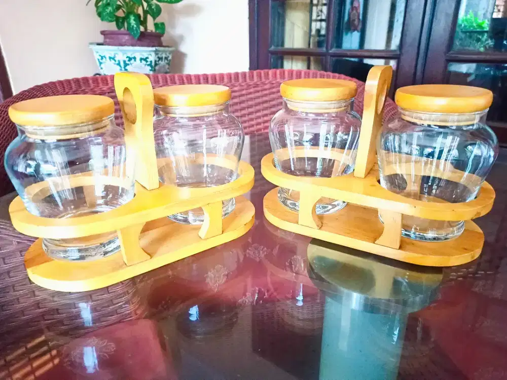 Toples Kaca Kayu