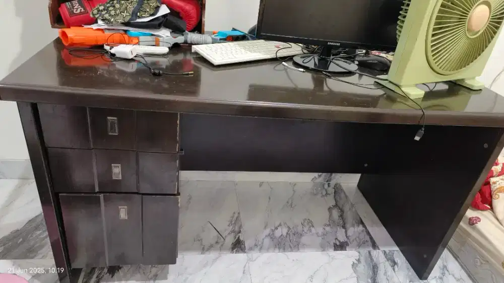 Meja kerja bentuk L ex informa