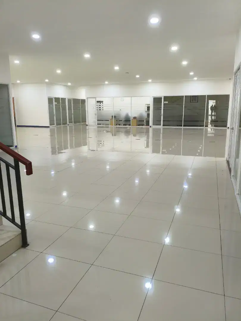 De Prima Terra Gudang & Kantor Bagus Dijual Cepat