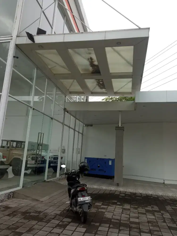 Kusen alumunium dan kaca