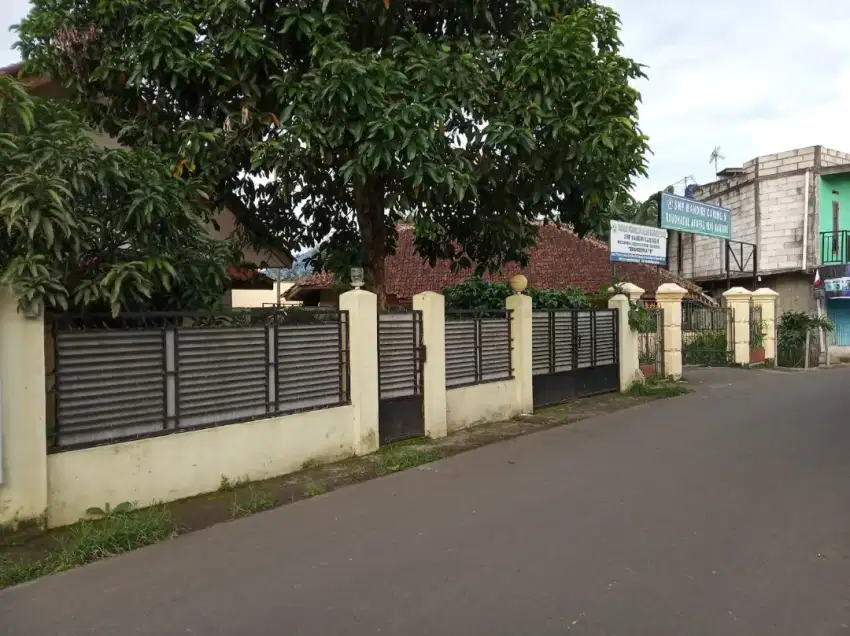 Rumah semi Villa Bisa buat usaha Di caringin Bogor selatan