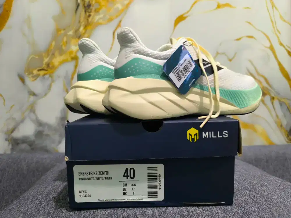 Sepatu Mills Ukuran 40 New Editions