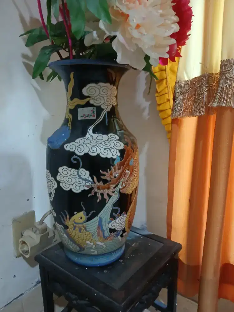 Keramik antik usia puluhan th