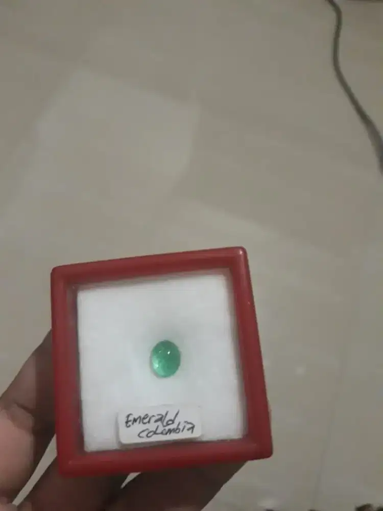 Emerald colombia natural (bold)