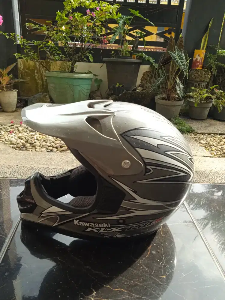 Jual cepat helm kawasaki (bisa nego)
