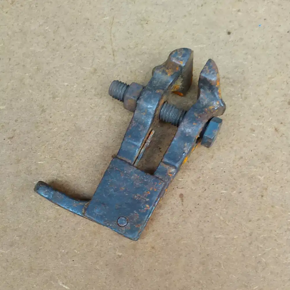 Ragum tanam super mini antik pajangan