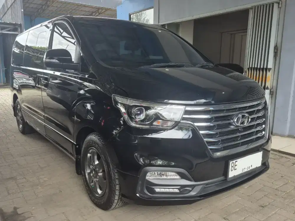 Hyundai H1 diesel atomatic 2020 km rendah